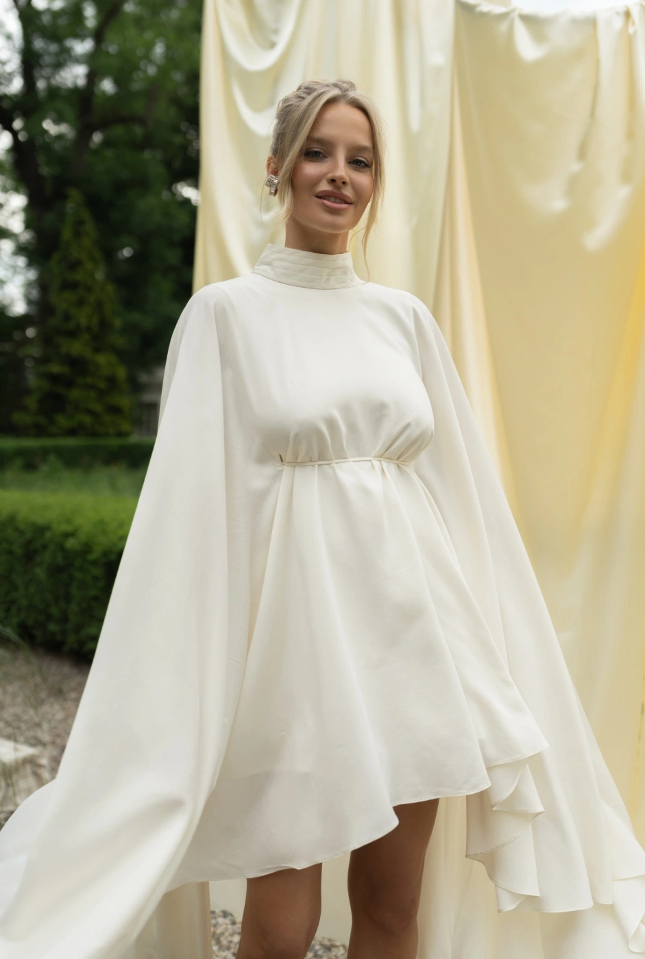 Elegantní těhotenské šaty na svatbu: Jak spojit styl s maximálním pohodlím?