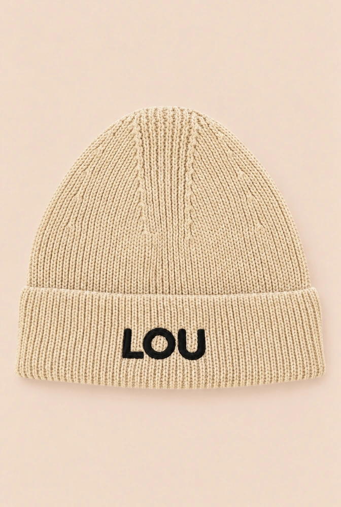 Béžová zimní čepice s logem Lou